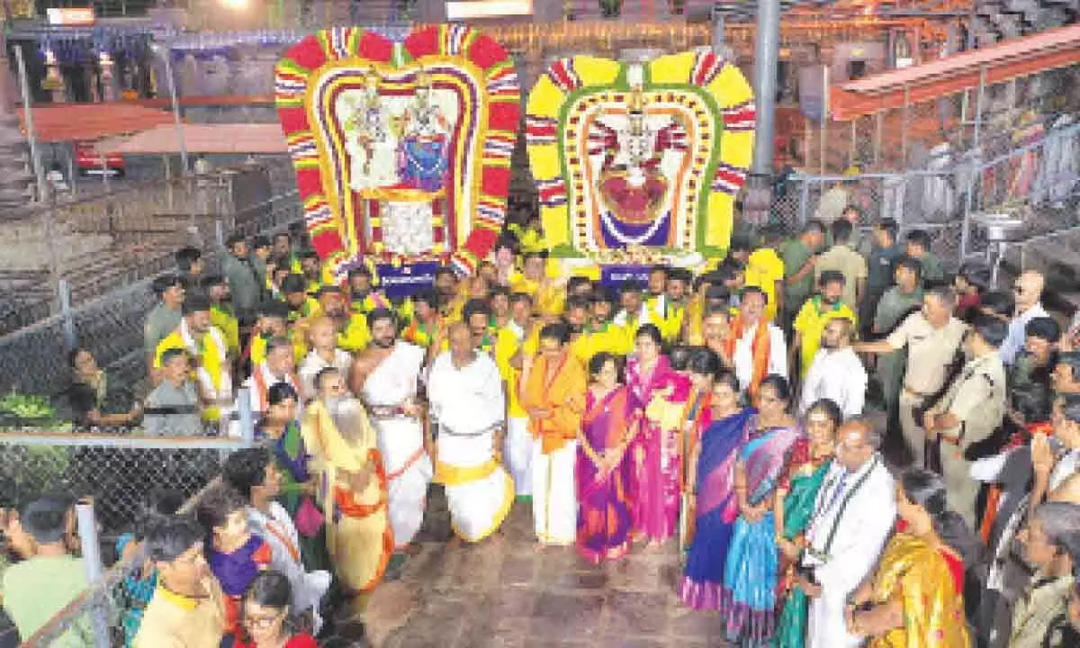 Srisailam: Lord rides on Kailasa Vahana to bless devotees