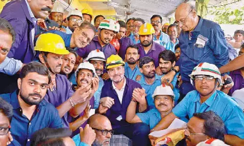 Peddapally: Rahul Gandhi sees Congress tsunami