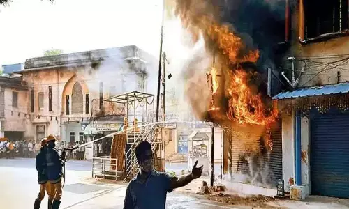 Fire breaks out at a shopping complex in Secunderabad, no casualties