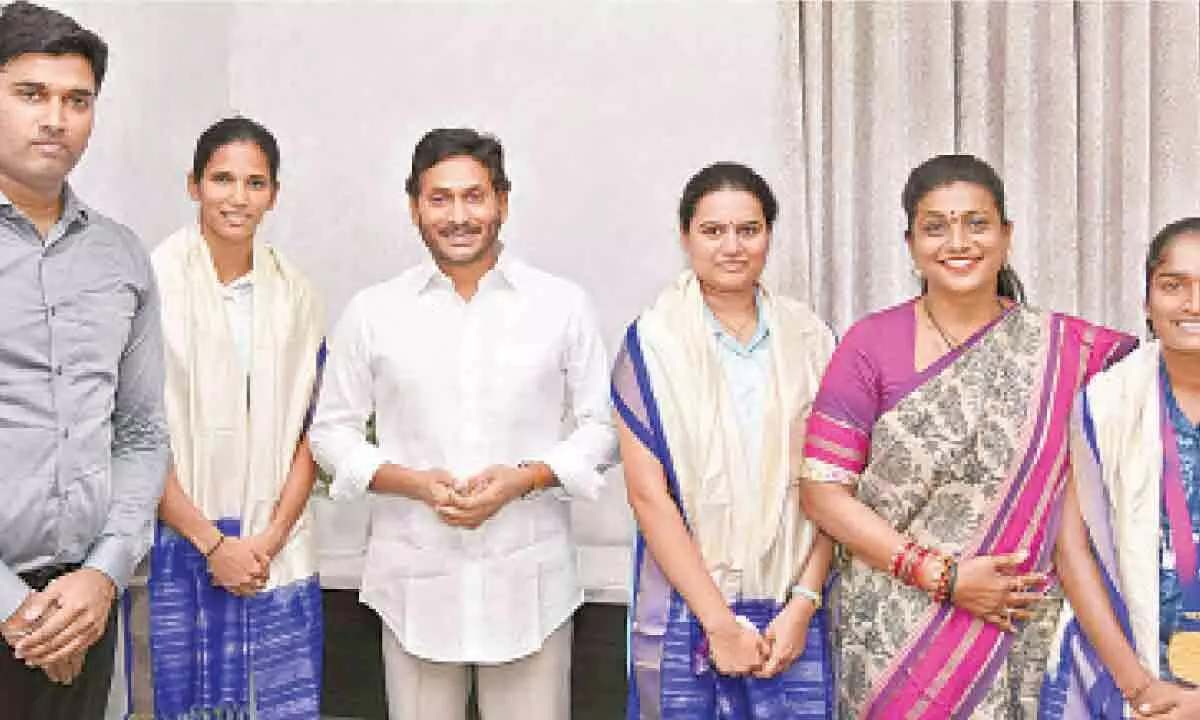 Vijayawada: Asian Games medal winners call on CM YS Jagan Mohan Reddy Government releases Rs 4.29 cr cash incentive to medal winners