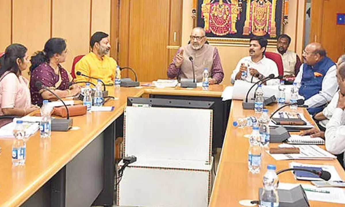 Union Minister for Panchayat Raj and Rural Development Giriraj Singh reviewing the implementation of various Centre sponsored schemes with officials at the Collectorate in Tirupati on Saturday