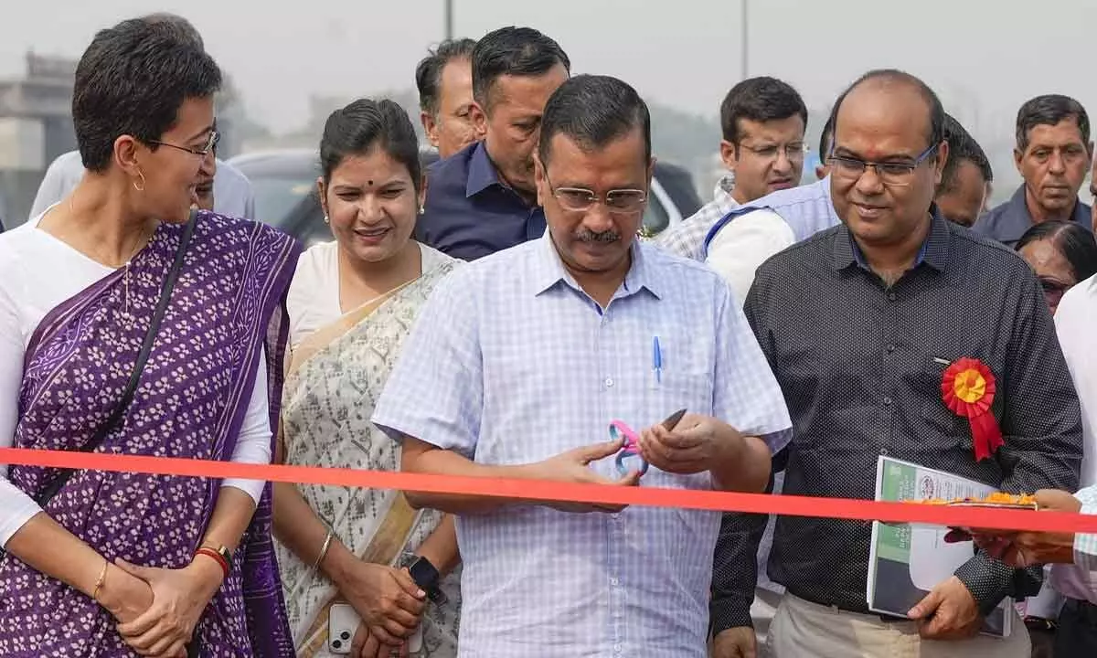 CM Kejriwal inaugurates Sarai Kale Khan flyover, hails PWD for saving money on projects