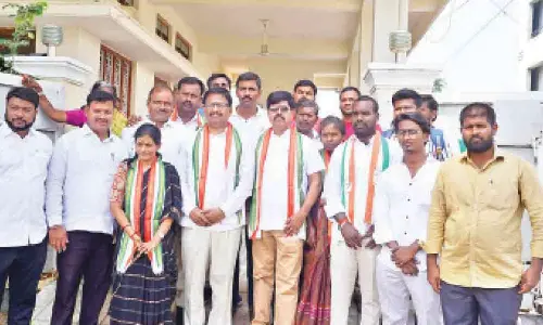 Mahabubnagar: Congress leaders gather to woo voters