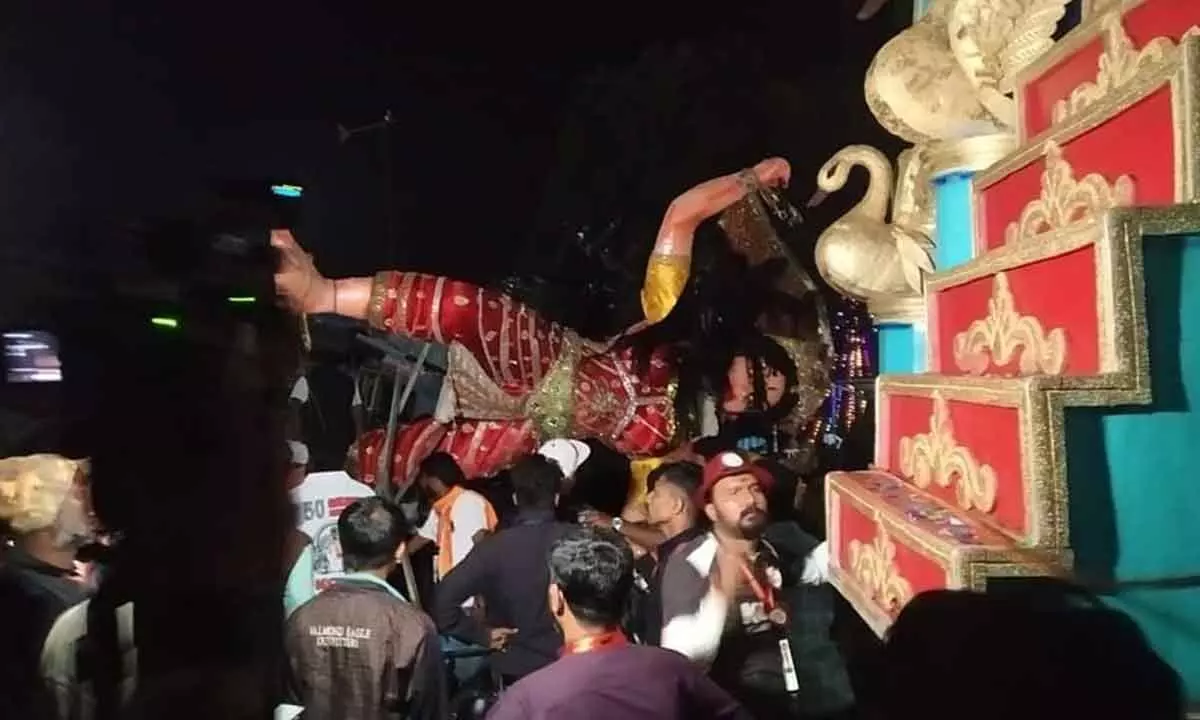 Three injured in mishap after Dasara tableau vehicle overturned