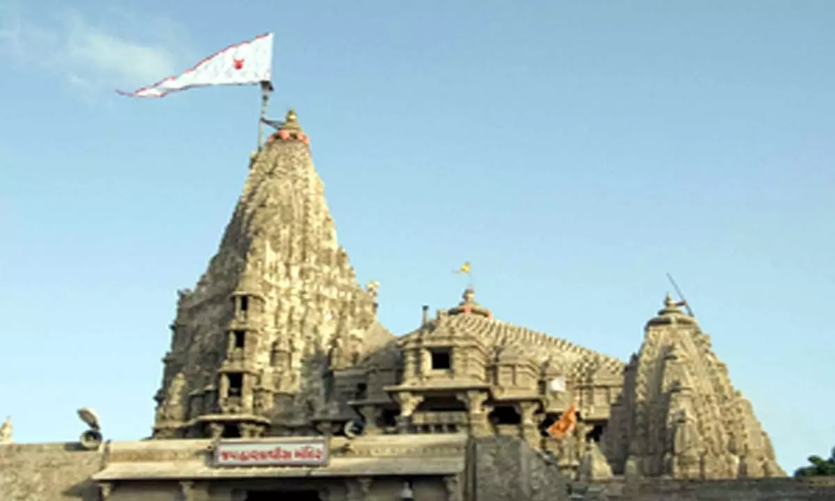 Mukesh Ambani, son seek blessings at Gujarats Dwarkadhish temple