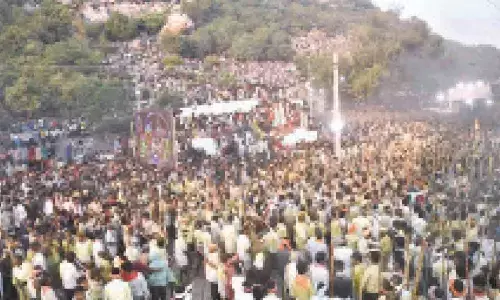 Kurnool: Three die, over 90 injured in Banni Utsavam