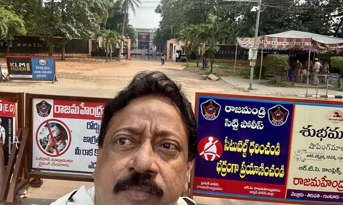 RGV taunts TDP chief with selfie at jail