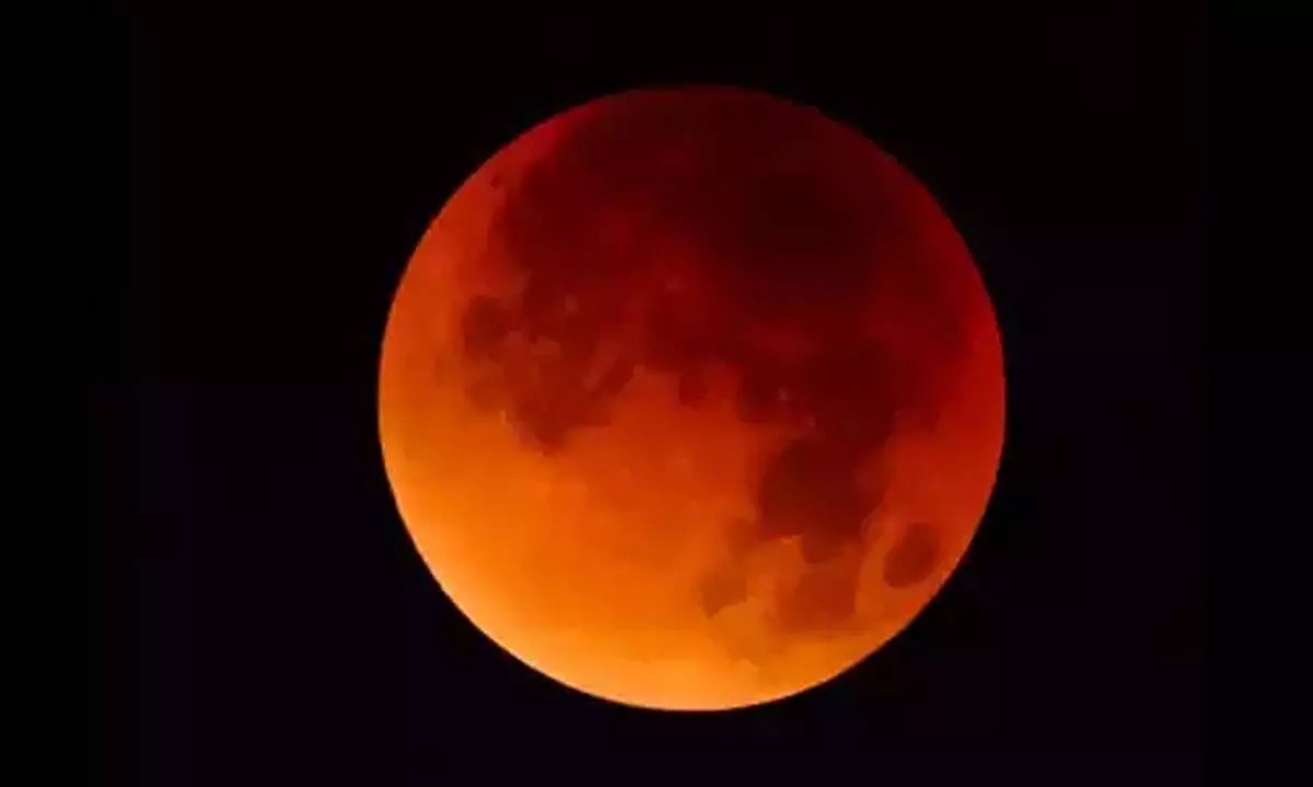Lunar Eclipse 2023 Chandra Grahan Date, India Time, Effects on Zodiac Signs and Pregnant Women