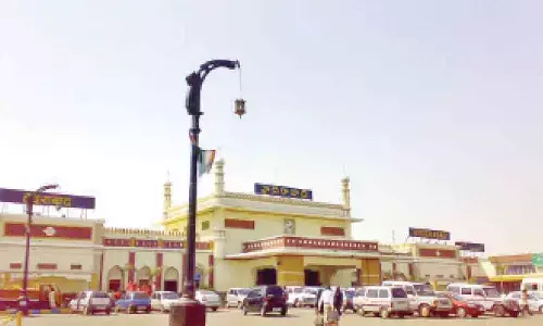 Hyderabad: Major pol parties biding time to name candidates for Nampally