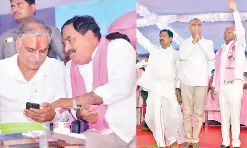 Jangaon: ‘Congress selling tickets’