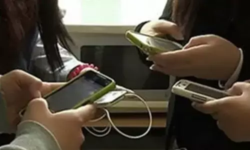 Global smartphone market to witness modest growth in cautious-looking 2024