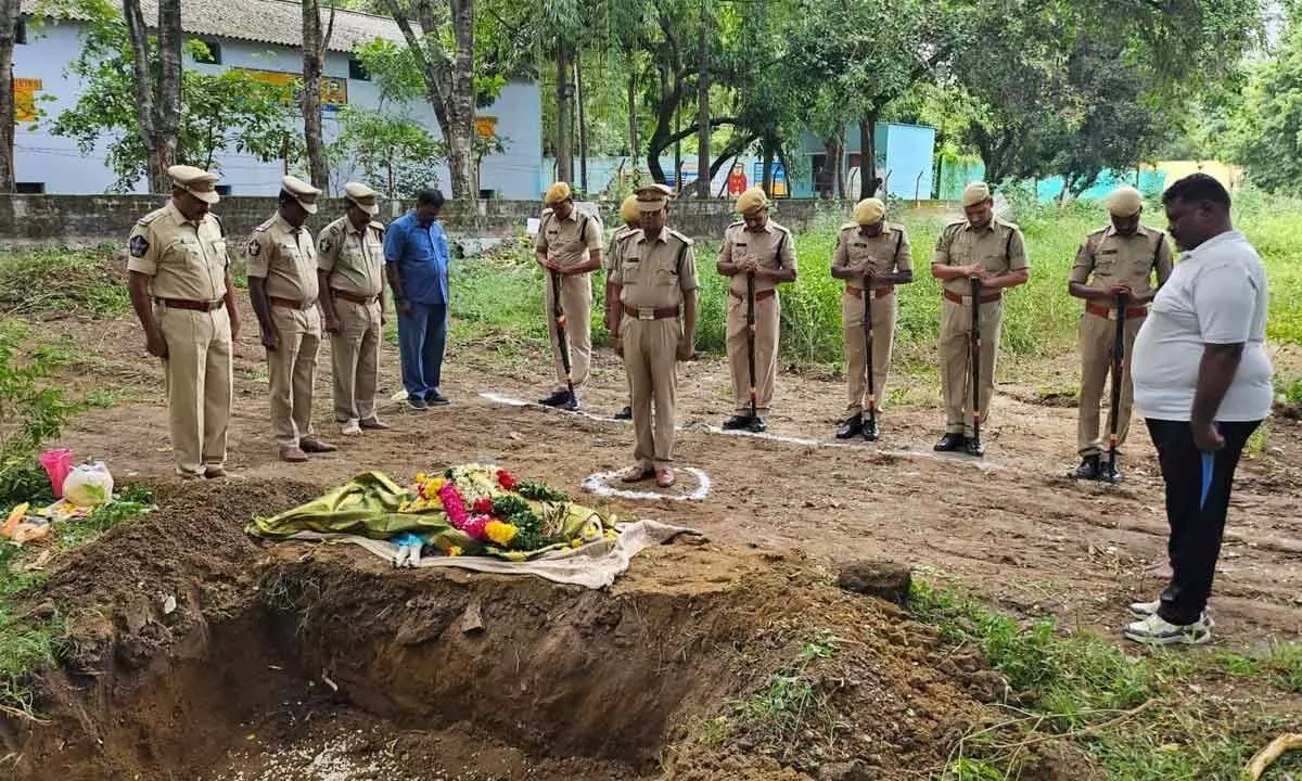 Chittoor: Funeral held for police dog