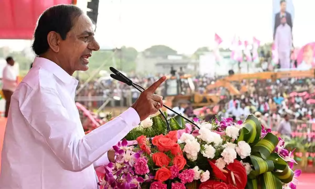 KCR urges people to give huge majority to BRS in Jukkal, asks to be wary of Congress