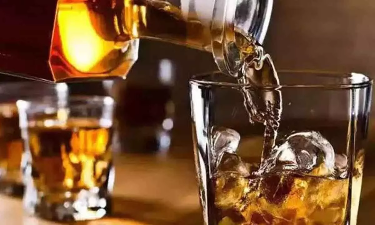 Tipplers guzzle liquor worth Rs 650 crore in TS