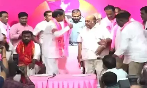 Nagam Janardhan Reddy and Vishnuvardhan Reddy joins BRS party in presence of KCR