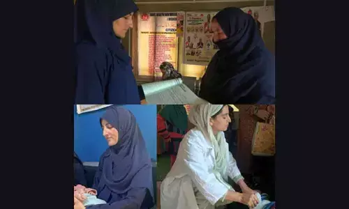 Less pay push ASHAs in Kashmir into protest mode