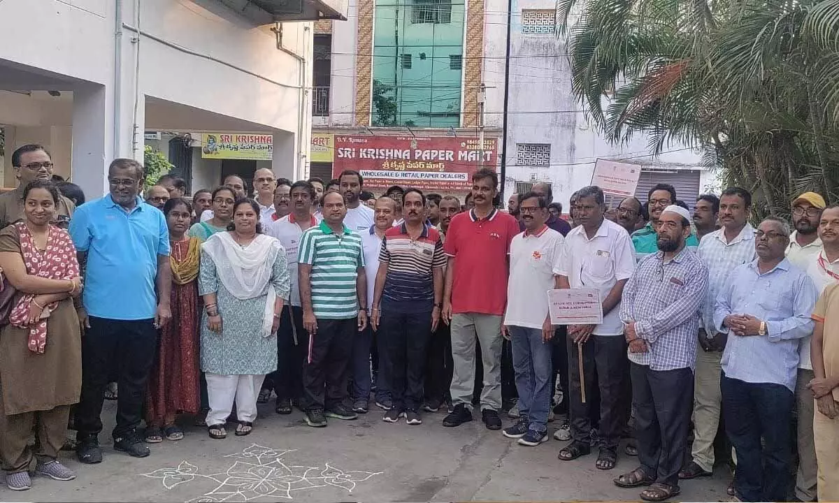 Postal employees taking part in ‘Integrity Run’ in Vijayawada on  Tuesday