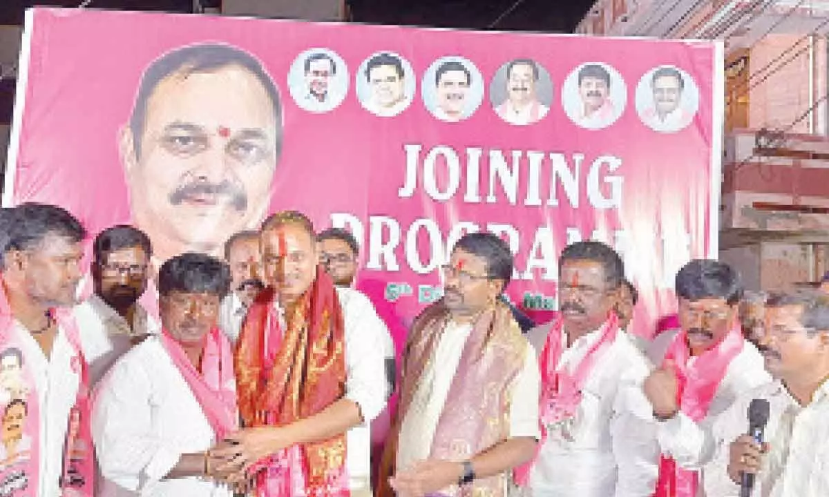 Hundreds from Congress, BJP join BRS