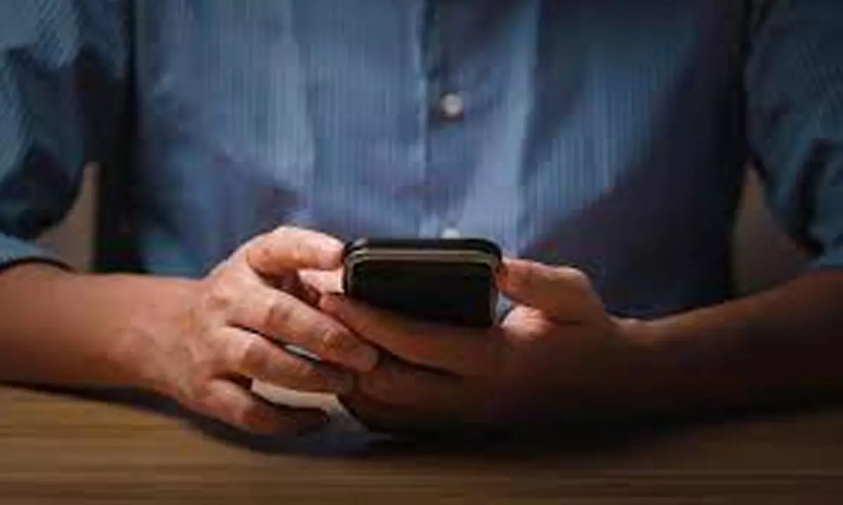 Study shows mobile phone use may reduce semen quality