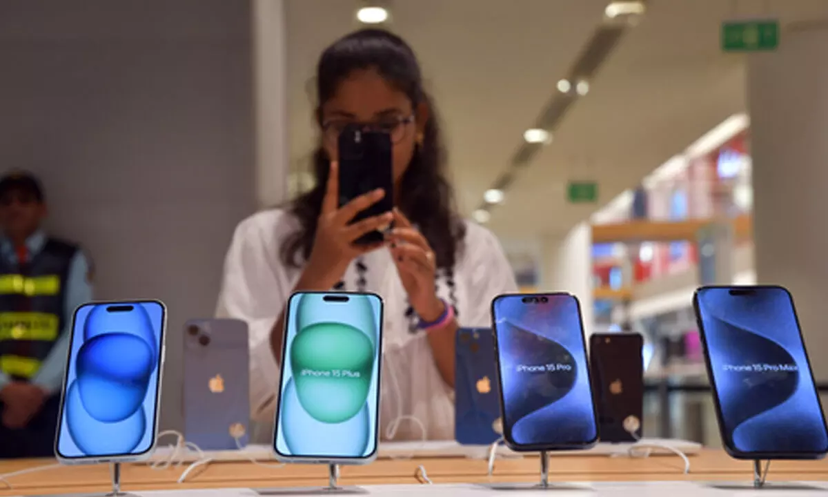 Apple logs highest-ever smartphone shipments in India in Q3