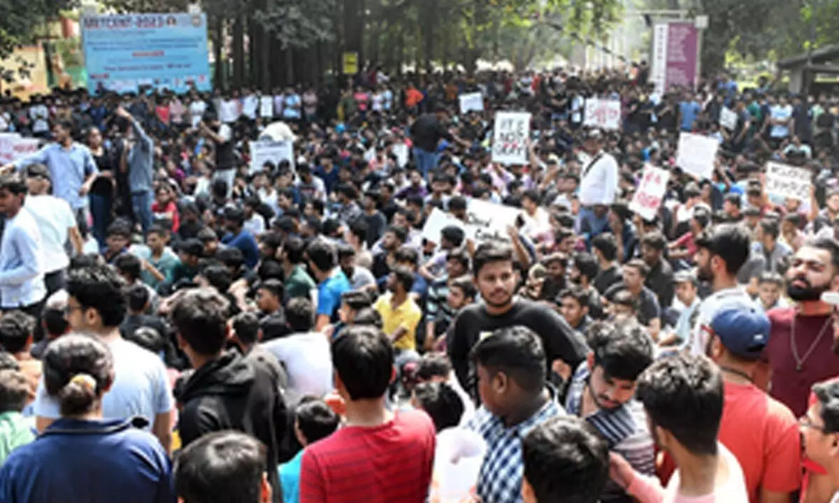 Protests break out in BHU after girl student molested