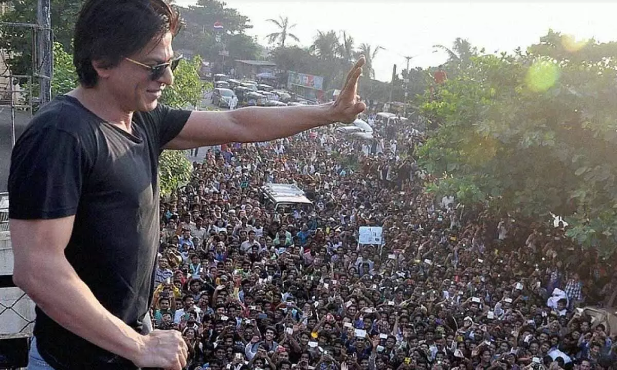SRK b’day special: Shah Rukh says ‘I live in a dream of your love’