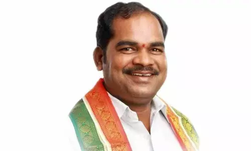 Ibrahimpatnam aspirant’s supporters create ruckus at Gandhi Bhavan