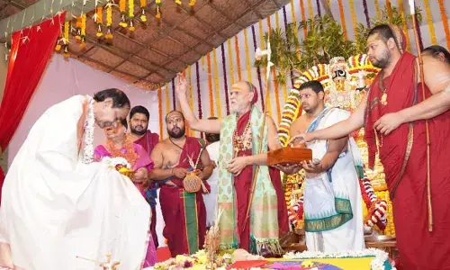 KCR Couple performs Yantra Pooja as part of Rajasyamala Yagam