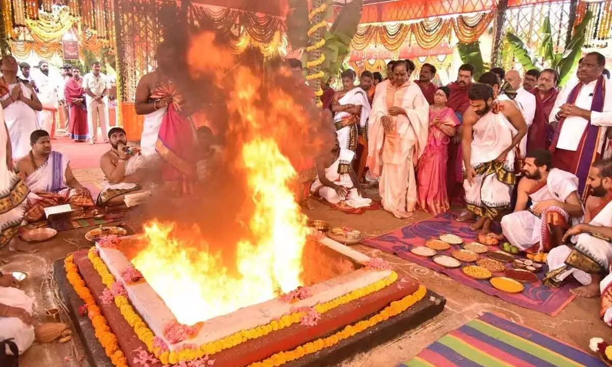 KCRs Rajashyamala Yagam reaches the final stage, the deity to appear as Nartana Kali