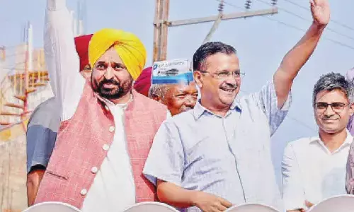 New Delhi: Arvind Kejriwal skips Enforcement Directorate summons, campaigns in MP