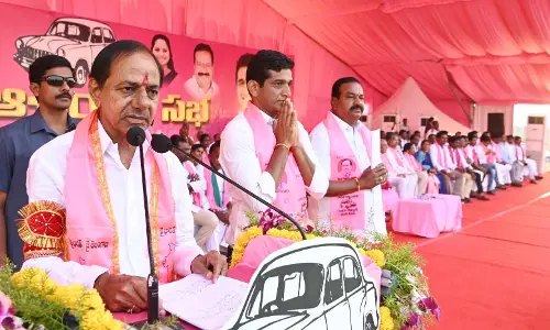 KCR praises Jeevan Reddy at Armoor Praja Ashirwad meeting