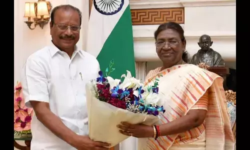 Tripura Guv Indrasena Reddy meets Prez Murmu