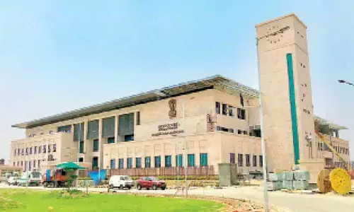 Vijayawada: High Court rejects CID plea for keeping tabs on N Chandrababu Naidu