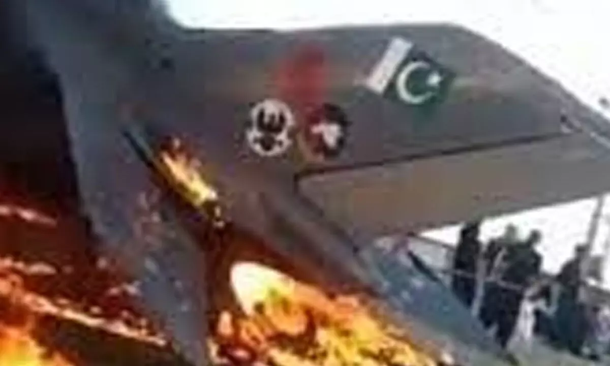 Militants attack Pak Air Force training base