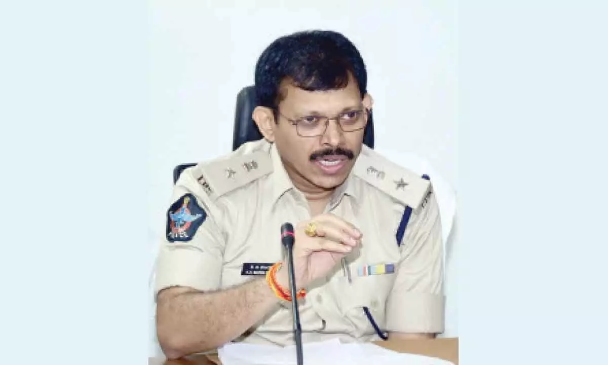 Only licence-holders should sell fire crackers: SP KV Murali Krishna