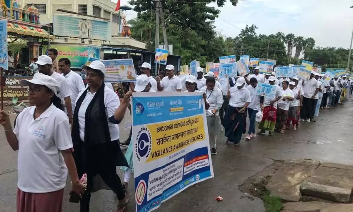 Ongole: Canara Bank holds ‘Marathon Walk’