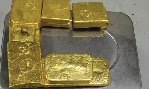 Customs officials nab two with gold worth over Rs 2 cr at IGI airport