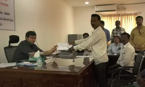 Independent candidate files nomination in Mulugu