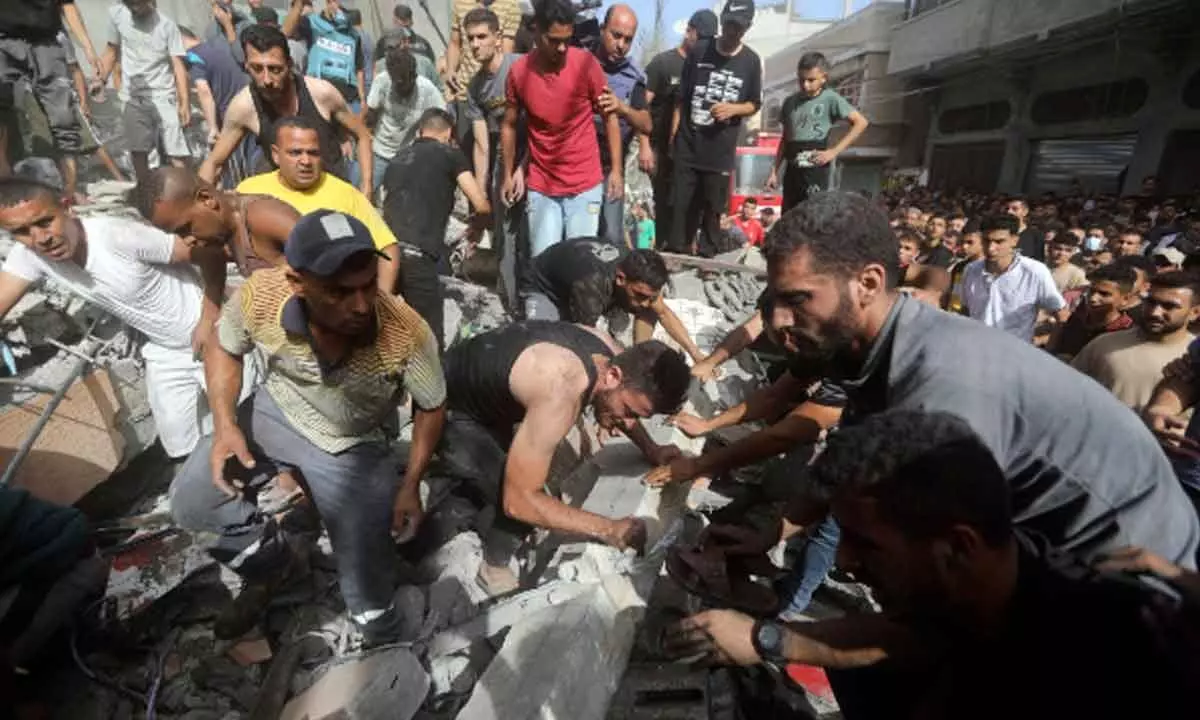 Israeli forces cut off north Gaza as Palestinian death toll mounts