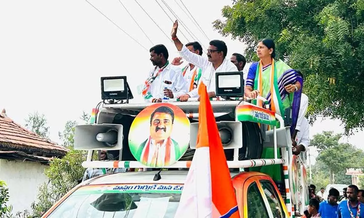 Congress campaigns at Narasapur constituency