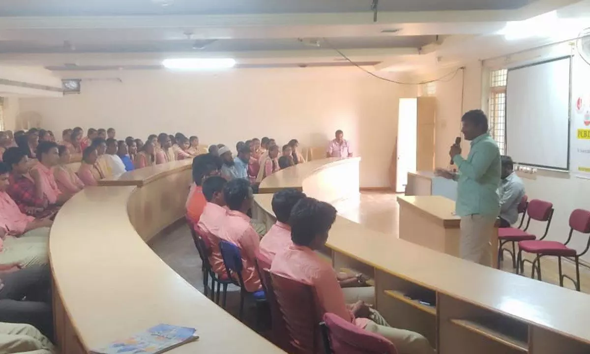Managing director of Visishta Innovators S Sai Sandeep addressing a workshop at Prakasam Engineering College in Kandukuru on Tuesday