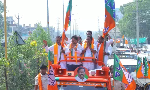 Mulugu BJP candidate Prahlad files nomination amidst huge rally