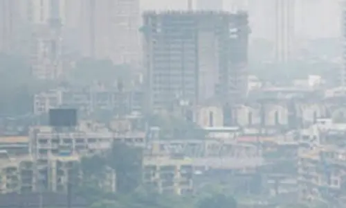 Poor AQI: 1,000 tankers to spray water on Mumbai roads, govt to explore cloud seeding