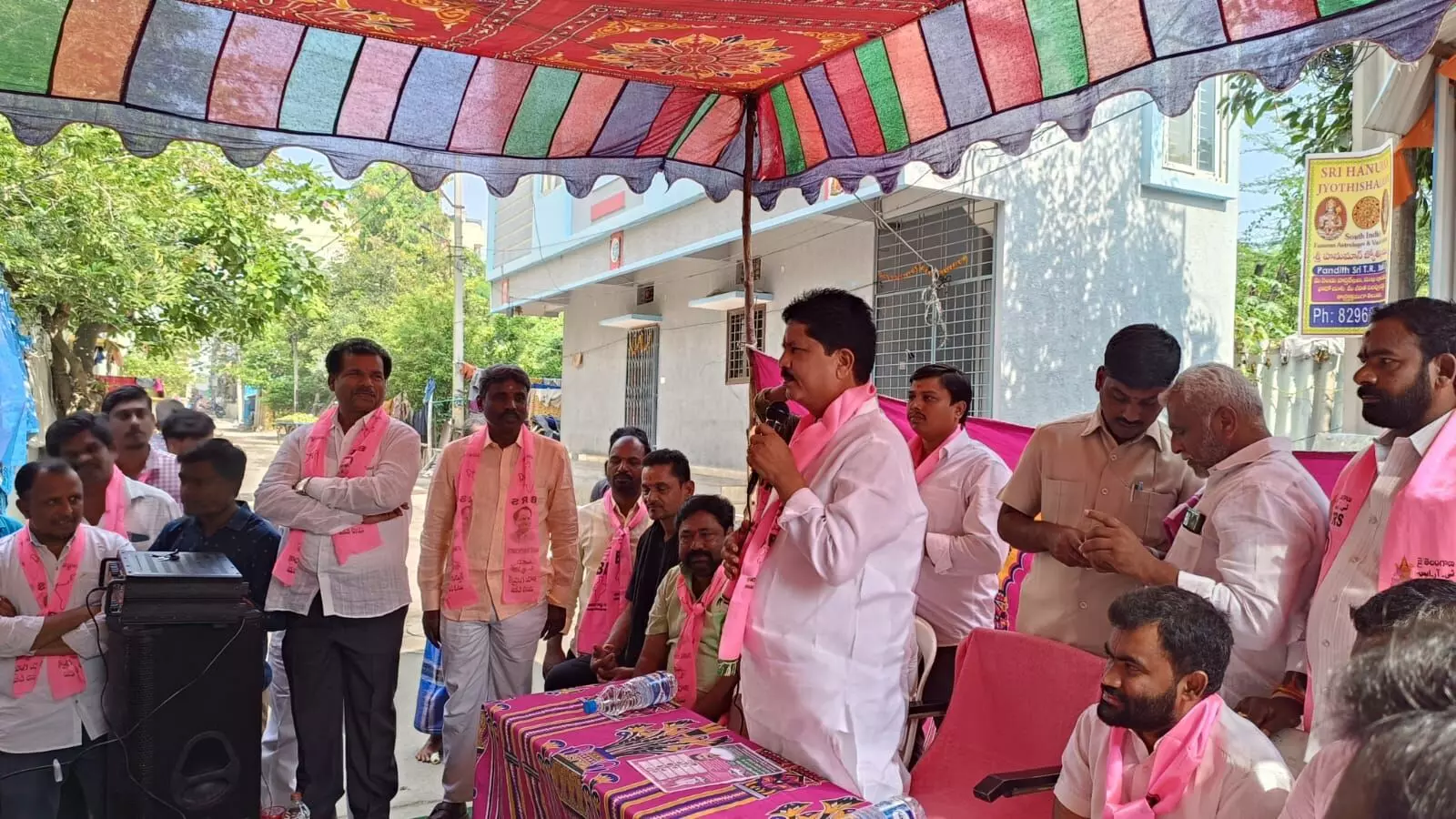Kukatpally BRS MLA campaigns in Maitri Nagar, asks to vote for BRS