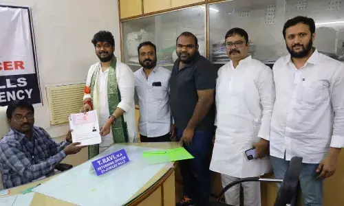Naveen Yadav files nomination for Jubilee Hills
