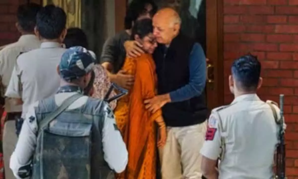 CM Kejrival Posted Photo Of Manish Sisodia Hugging His Wife In Jail And Called It Painful