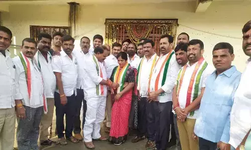 Rangareddy: Manjula Tulsi Ram Naik joins Congress