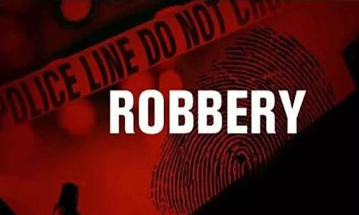 Posing as delivery boys, youths loot cash & jewellery in Kanpur