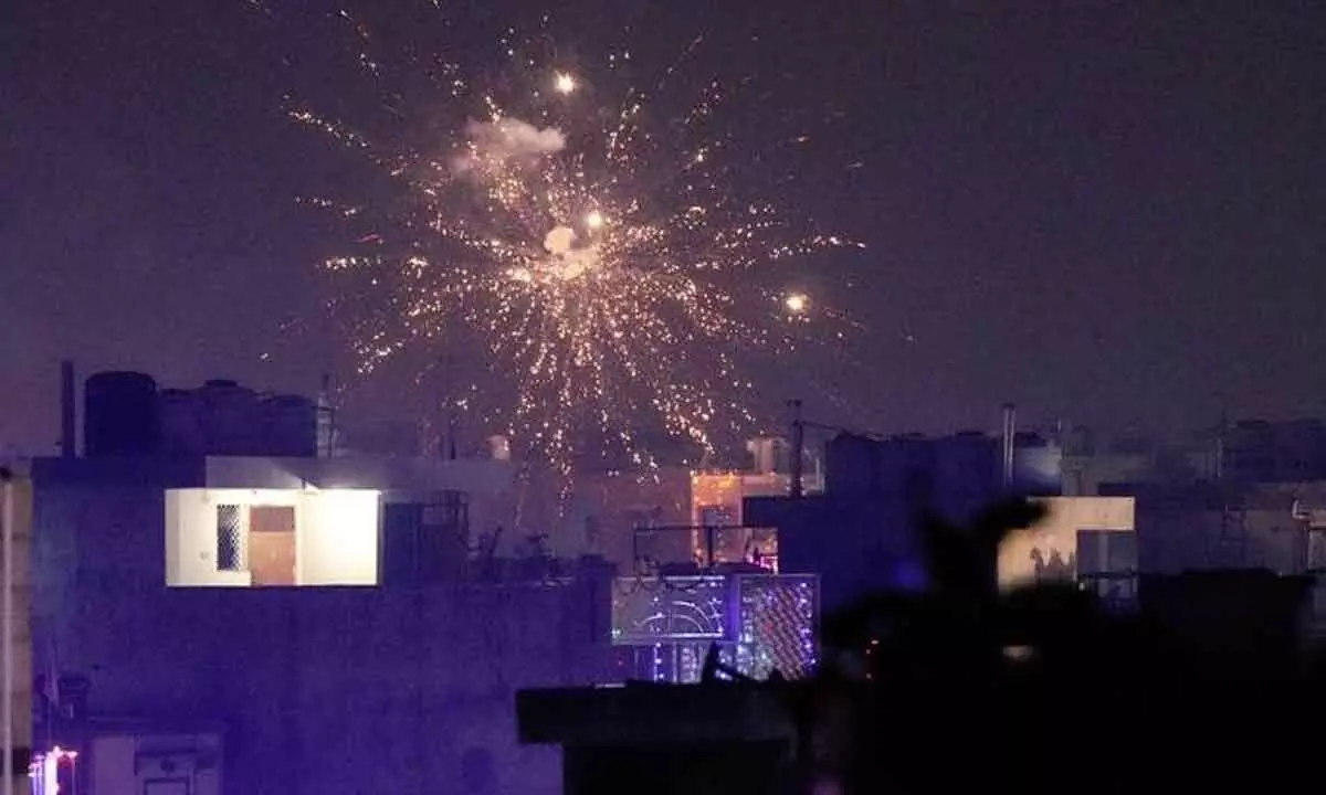 Firecrackers ban flouted in Delhi; air quality dips post-Diwali