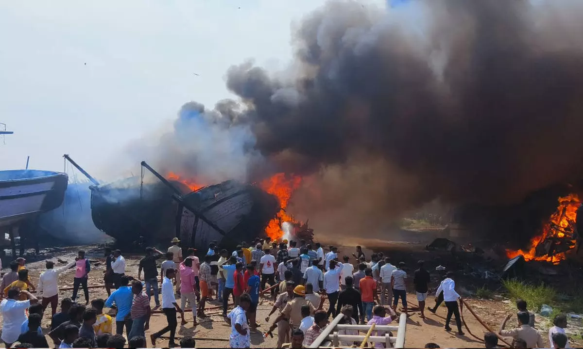 Fishing Vessels Catch Fire in Port: Seven Boats Completely Gutted, Investigation Underway